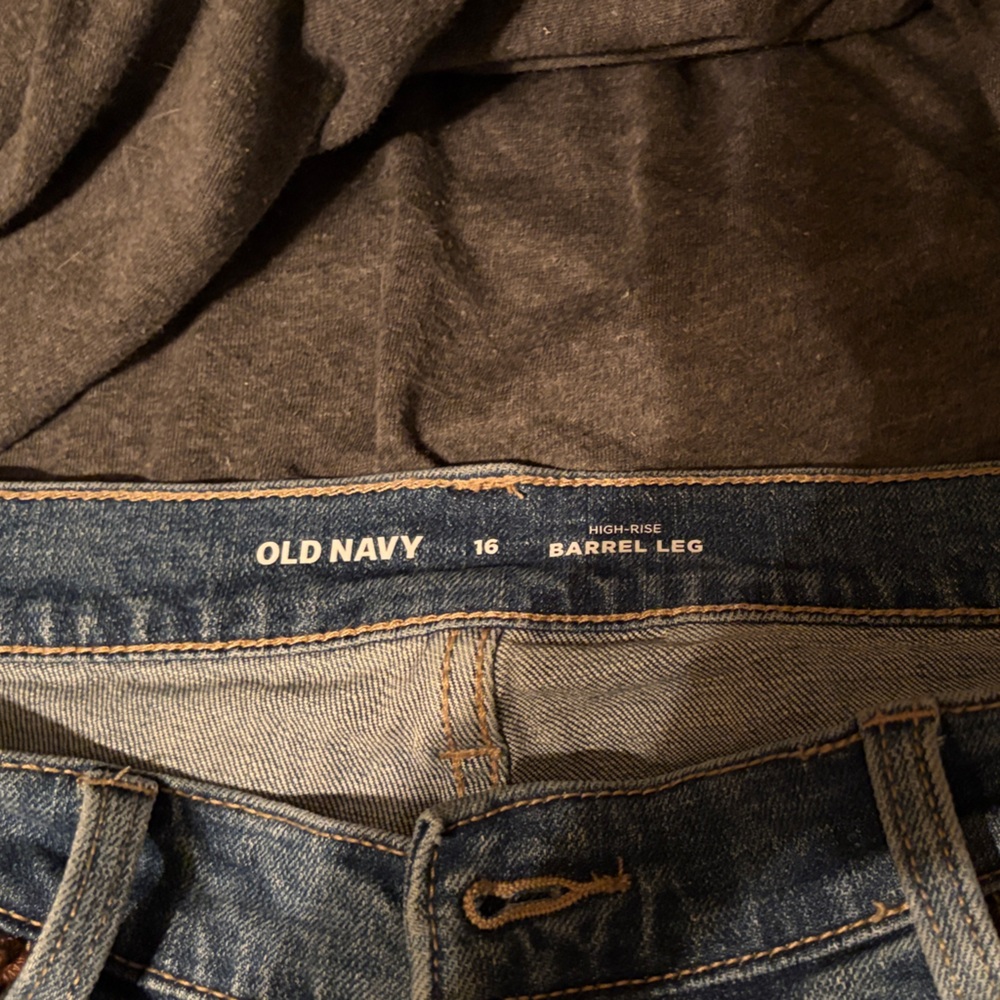 Old Navy women's medium Blue Barrel Leg Jeans